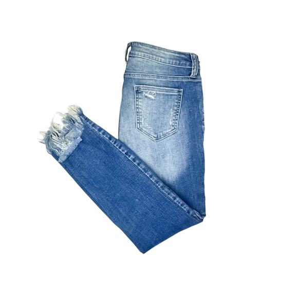 Cello- Light Wash Distressed Cut-Off Stretchy Jeans - Size 11/30 - Picture 4 of 6